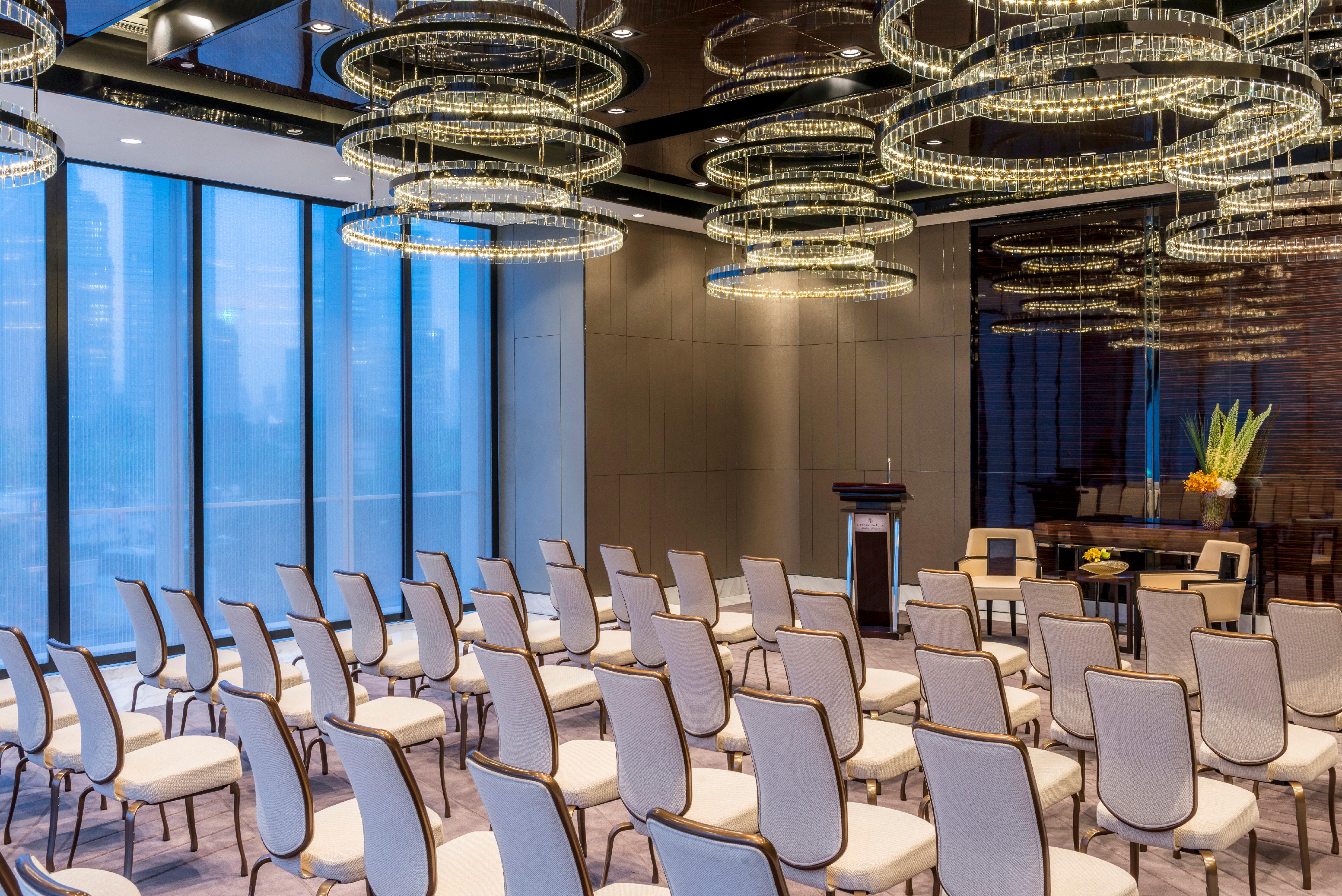 Regent Shanghai Pudong - Complimentary First Round Minibar Per Stay - Including A Bottle Of Wine Экстерьер фото